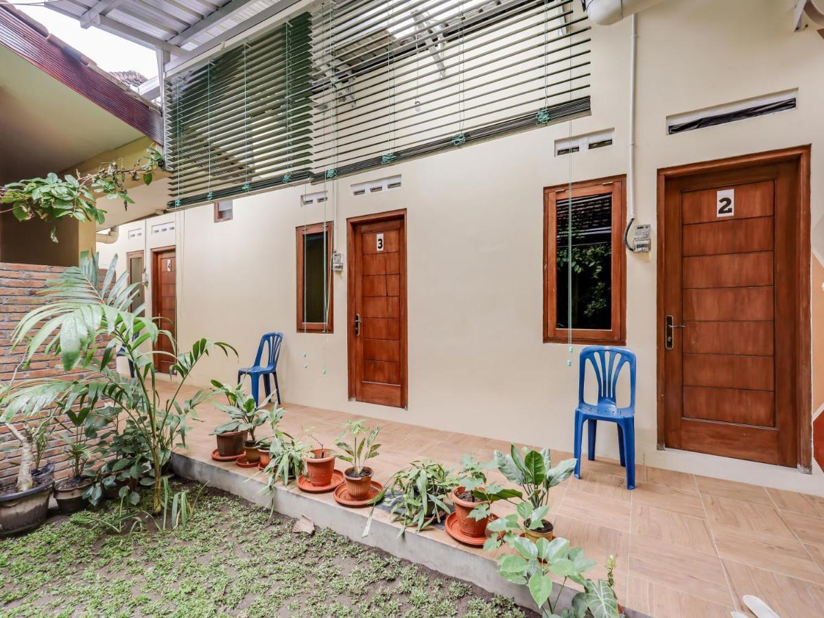 Oyo 90095 Indah Homestay Syariah Kejayan Eksteriør billede