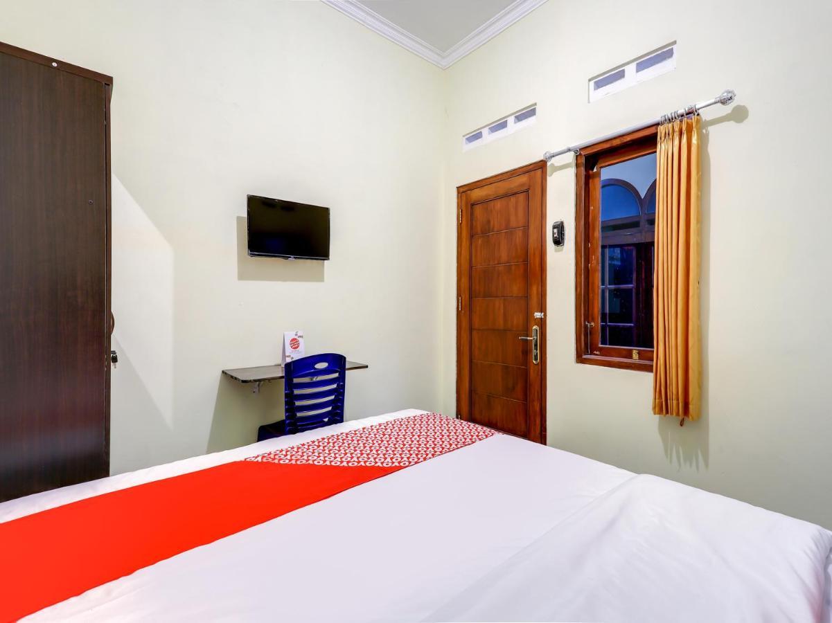 Oyo 90095 Indah Homestay Syariah Kejayan Eksteriør billede